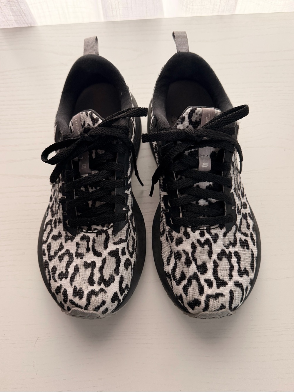 Brooks Revel Leopard Print Running Shoes - Black/White 6.5 - Picture 3 of 5